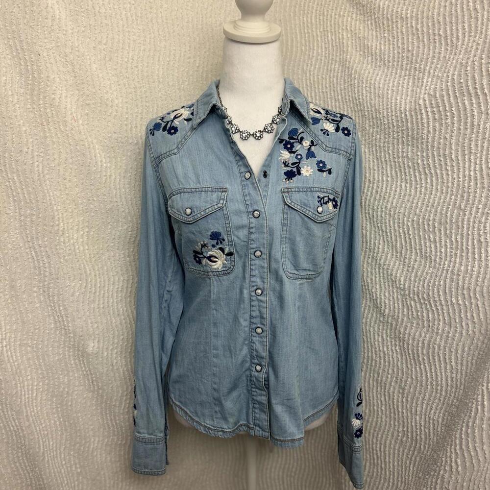 Free People Embroidered Floral Denim Button Down Shirt Blue White Flowers Small